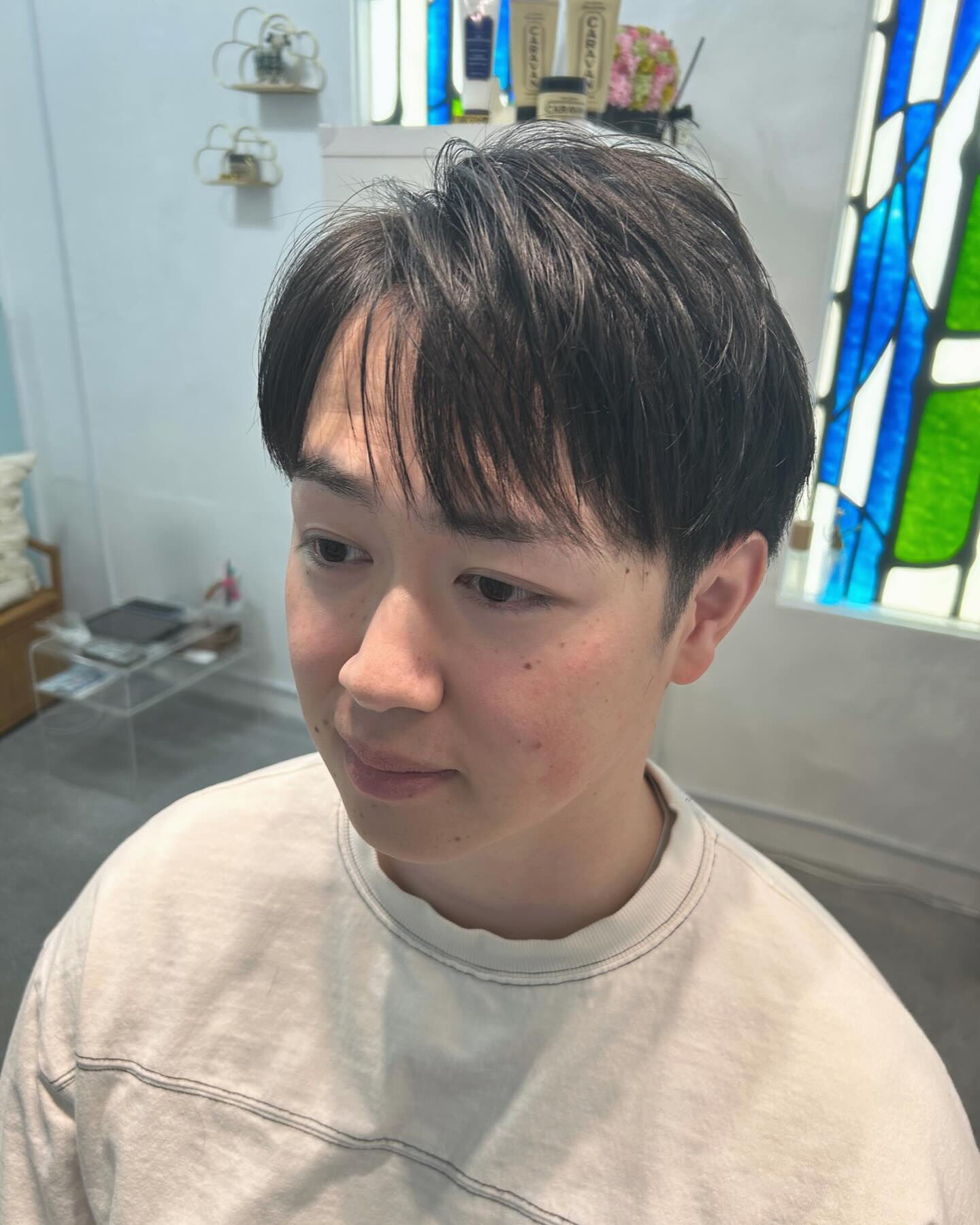 マッシュすぎず韓国っぽすぎず、自然な刈り上げと細すぎない束感